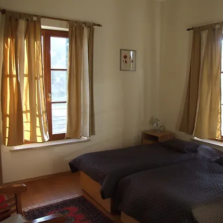 Apartment Winnica Avra *